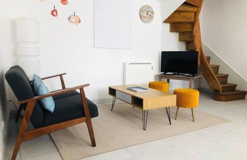 Bayeux House | 2 bedroom town house, la petite Aure