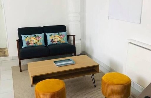 Bayeux House | 2 bedroom town house, la petite Aure