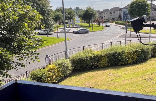 Bogside House | 2-bedroom townhome in Derry walking distance to city