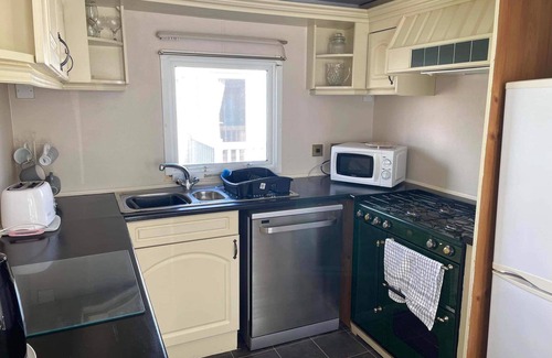 Heacham Ski Chalet | 2 bedroom two bathroom sunset lodge heachambeach