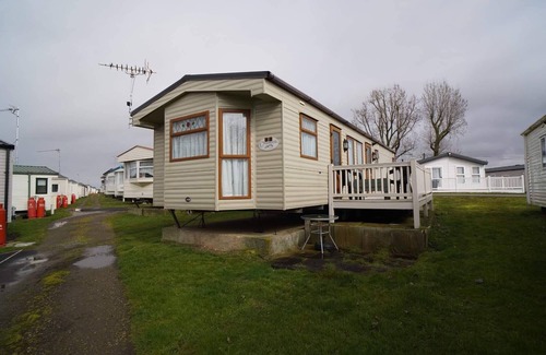 Heacham Ski Chalet | 2 bedroom two bathroom sunset lodge heachambeach