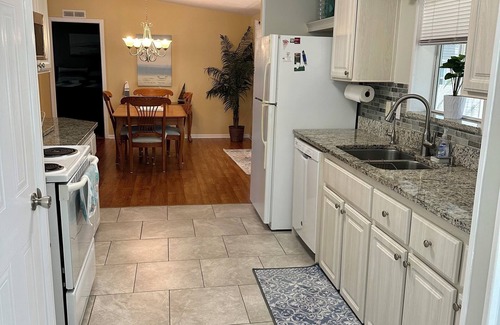 Barefoot Bay House | 2-bedroom vacation home 23 minutes from Wabasso Beach Park