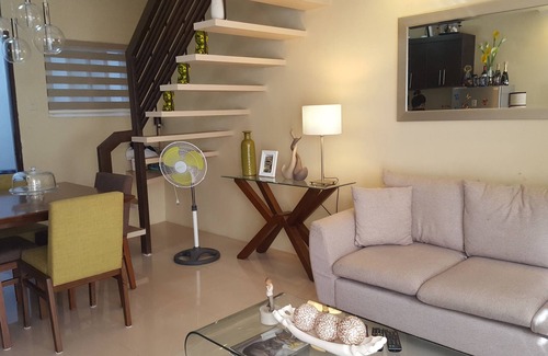 Canlubang Villa | 2 Bedroom Villa by AP at Tagaytay Hampton Villa