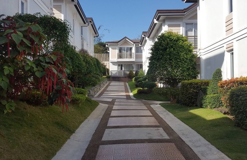 Canlubang Villa | 2 Bedroom Villa by AP at Tagaytay Hampton Villa