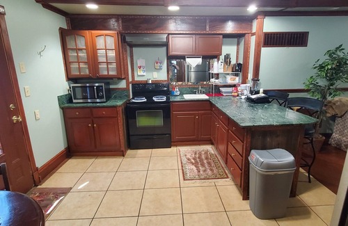 Near Eastside House | 2 Bedroom with Finished Basement Duplex Close to Downtown Indianapolis