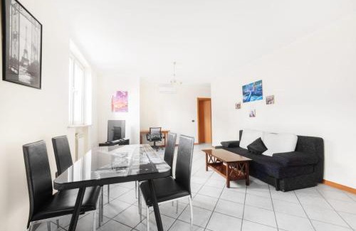 Kentron Apartment | 2 Bedroom with Great Balcony View