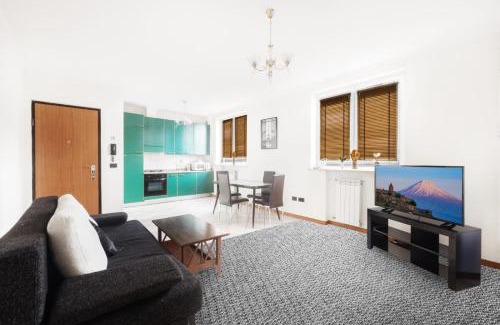 Kentron Apartment | 2 Bedroom with Great Balcony View