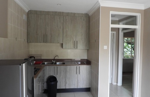 Harare Apartment | 2 bedroomed apartment with en-suite and kitchenette - 2071