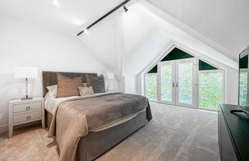Sefton Park Apartment | 2 Bedroomed apt by Sefton Park and Spire Hospital