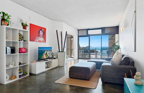 Alexandra Headland Apartment | 2 bedrooms 2 baths with balcony and ocean views, across from ocean