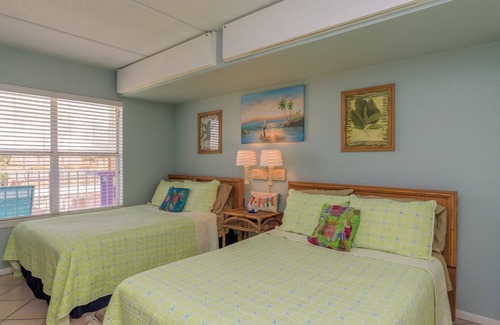 South Padre Island Condo | 2 Bedrooms 2 Bath Condo - Sleeps 6, Wi-Fi, Pool