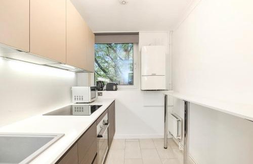 Somers Town Apartment | 2 Bedrooms Apartment with No lift in London Euston