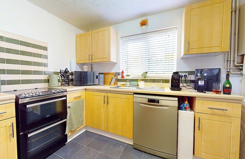 Milton House | 2 Bedrooms, Close to Milton Park & Science Park