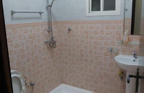 Salalah Apartment | 2 Bedrooms Flat- بناية العوادي للايجار اليومي غرفتين