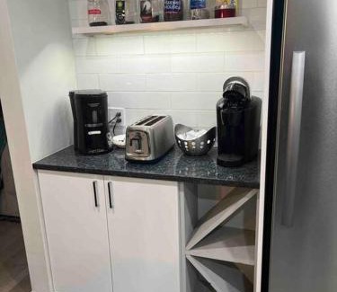 Adolphustown House | 2 Bedrooms Holiday Homes In Deseronto