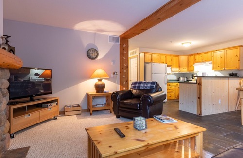 East Kootenay Condo | 2 Bedrooms l Sleeps 4 Adults l Hot Tub