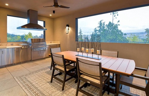 Historic Railroad District Cabin | 2 bedrooms, office with sofa bed, sofa bed in living room, 3 bathrooms