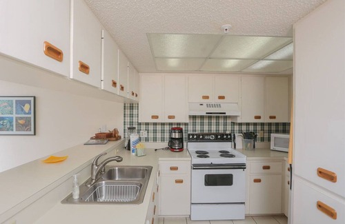 Palm Island Condo | 2 Bedrooms on the beach!