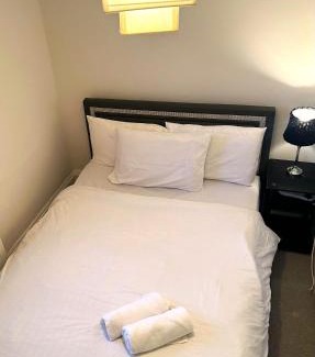 Earl's Court Apartment | 2 Bedrooms Plus Spacious Lounge Delightful Apartments by Kensington & Chelsea Desirable Locations SW