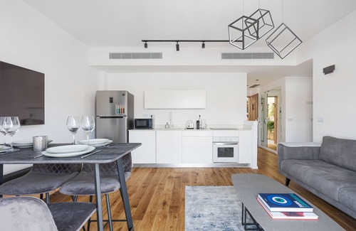 Jaffa Apartment | 2 Bedrooms Prime Location in Yafo Fully Equipped