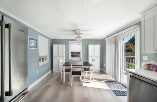 West Yarmouth Cottage | 2 Beds Walk to Baxter Beach