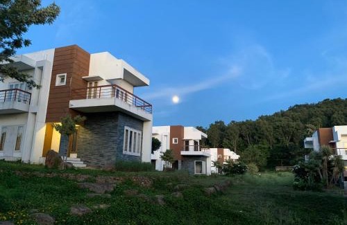 Yelagiri Resort | 2 BHK Private Villa - Air Conditioned - Free Wifi - Swimming Pool - No Alcohol Zone - Easy Stays Yelagiri