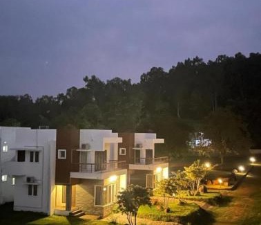 Yelagiri Resort | 2 BHK Private Villa - Air Conditioned - Free Wifi - Swimming Pool - No Alcohol Zone - Easy Stays Yelagiri