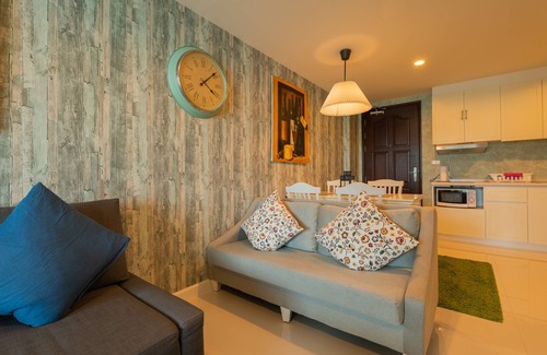 Cha-am Condo | 2 Bicycles with Sea View One BR Beach and Pool front Located In Cha-am Hua Hin