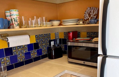 Tyrone House | 2 block to the art district. Recently remodeled with modern updates immenities.