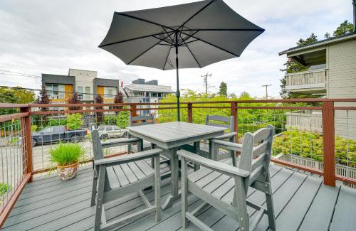 Alki House | 2 Blocks to Beach Park Cozy Seattle Townhome