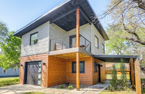 Wichita Cottage | 2 Blocks to Delano District: Modern Tiny Home!