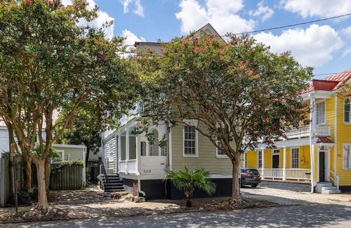 Cannonborough Elliotborough House | 2 Blocks to King St - 2 Bedroom/3 Bath, Sleeps 6!