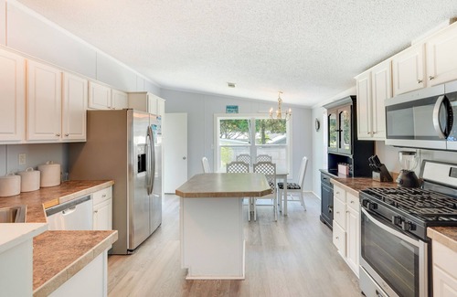 Laguna Beach Estates House | 2 Blocks to Beach! Family-Friendly Home in PCB