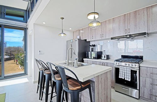 El Sargento House | 2 br,1 bath modern repurposed shipping container home. Enjoy fast 250mb Telmex internet with Starlink backup. Guest storage for diving & kiting/winging gear. Enjoy streaming YouTube TV in each room & complimentary use of inflatable SUPs & beach toys