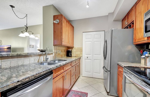 Grandview Heights Apartment | 2 BR/2 BA Condo in Downtown WPB Pool Gym Parking Spot Juliet Balcony