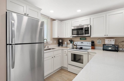 Midtown Ocean City Condo | 2 Br/2 Ba just remodeled at Wight Bay - 47th St, easy walking to beach and Seacrets!Has pool.