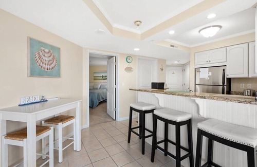 Midtown Ocean City Condo | 2 BR 2 BA Unit With Bay Views - Close to the Convention Center and Seacrets!