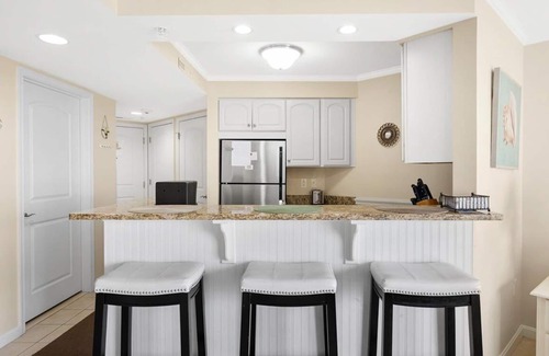 Midtown Ocean City Condo | 2 BR 2 BA Unit With Bay Views - Close to the Convention Center and Seacrets!