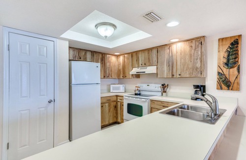 Madeira Beach Condo | 2 BR 2 Bath Sandy Shores Condos Right Across the street from JohnsPass Village