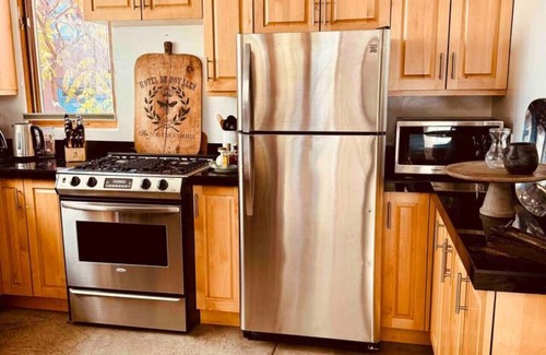 South Capitol Apartment | 2 br/2ba Design Loft w/yoga rm Outdoor Living