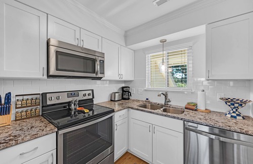 Seabrook Island House | 2 BR/2BA Villa! Top Floor! New Building-Elevator! Neighborhood Pool! Amenity Cards!