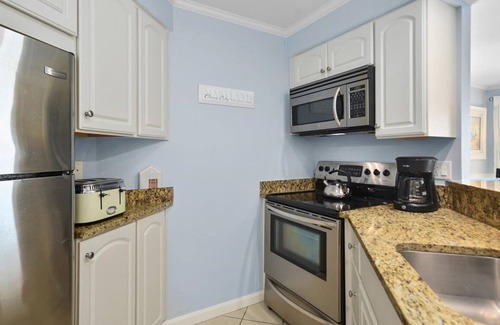 Midtown Ocean City Condo | 2 BR 2BA with Bay Views and Pool - Close to Convention Center