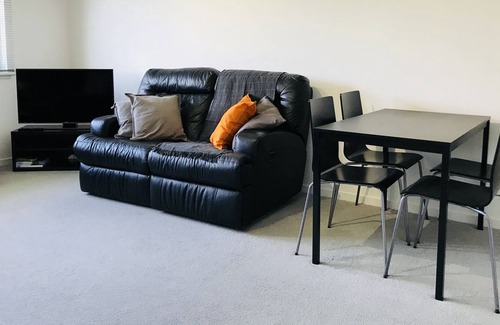 Central Aberdeen Apartment | 2 BR Aberdeen Apartment Near The Beach & River Don - Free Parking + Free Wi fi