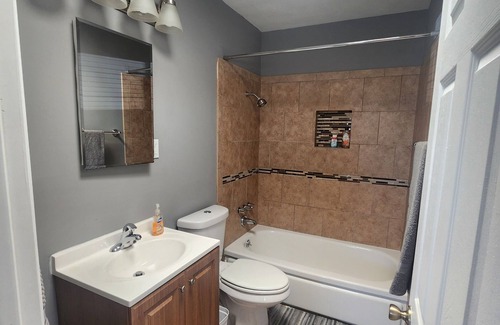 Berkeley Apartment | 2 BR Albany Hideaway with unbelievable views of the Bay, SF, bridges. Near BART