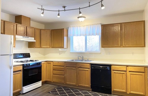 Wasilla Apartment | 2 BR, ALL UTILITIES INCLUDED WITH UNLIMITED WIFI AS ABONUS FREE OF CHARGE.