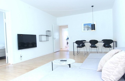 Frederiksberg C Apartment | 2-BR apartment w/a balcony in Frederiksberg - 237
