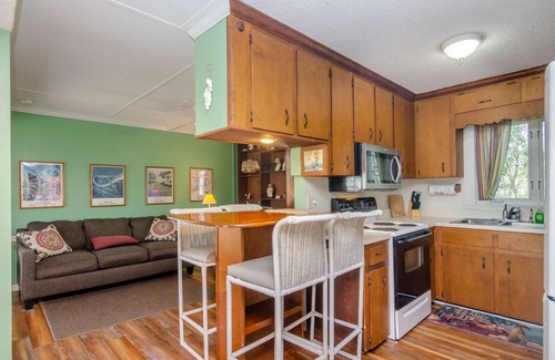 Kure Beach Apartment | 2 BR Apt in Private Historic Motel w pool!