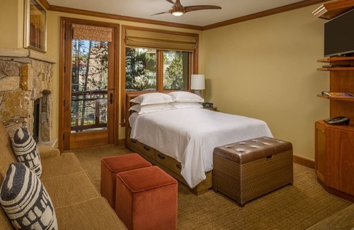 Four O'Clock Hotel | 2 BR at the Valdoro Resort in Breckenridge, Co