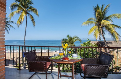 Amapas Condo | 2 BR beachfront condo with full ocean view