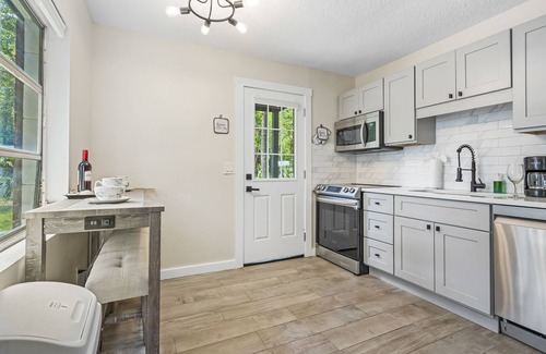 Atlantic Beach Condo | 2 Br BeachHouse Bungalow | Jax Beach | Atlantic Beach | .5m to beach